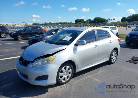 2009 Toyota Corolla Matrix z USA, uszkodzony, nr VIN 2T1KU40E29C165955
